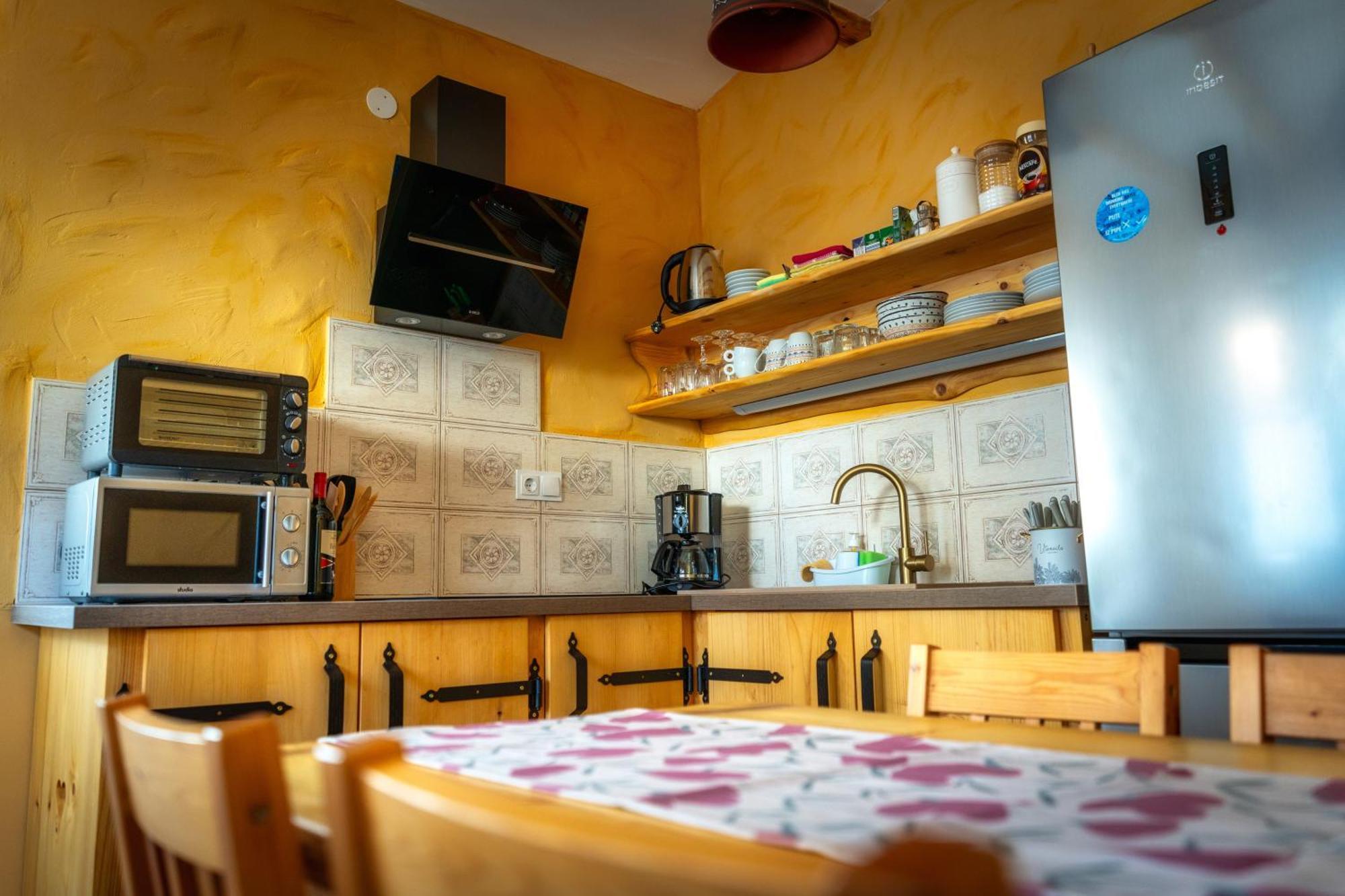Stara Soncna Hisa Apartment ราโดว์ลิตซา ภายนอก รูปภาพ